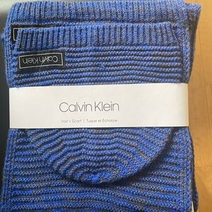 Calvin Klein - Hat and Scarf set
